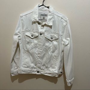*LAST CALL* NEED GONE BY 6/3 Lucky Brand Classic Trucker fit White Denim Jacket